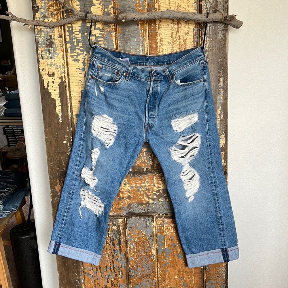 Levi’s 501’s, cropped capri length. Waist 36